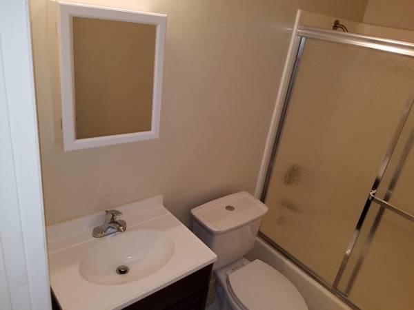 2BR/1BA Apartment · Antioch photo 4