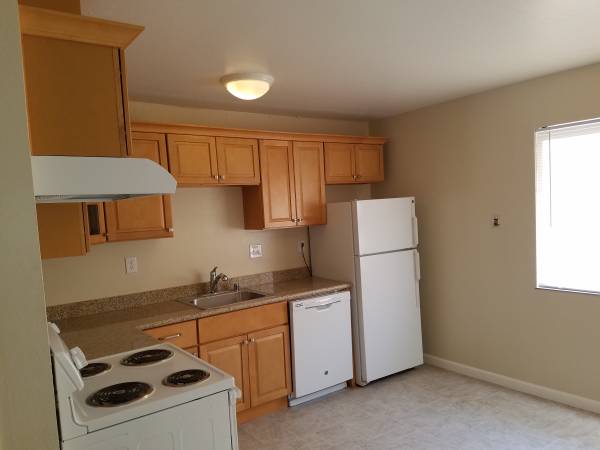 2BR/1BA Apartment · Antioch photo 2