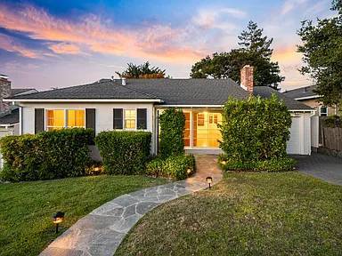 3BR/1BA Single Family House on Alameda De Las Pulgas · San Mateo photo 2