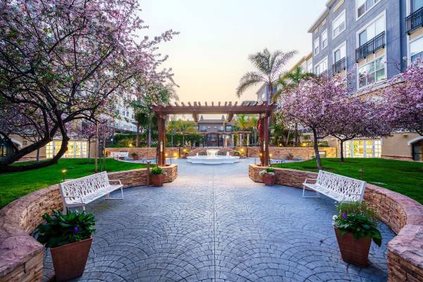 Townhouses on Santana Row · San Jose photo 2