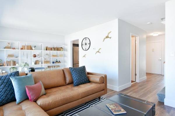 4BR/3BA Townhouse on Mosley Ave · Alameda photo 2