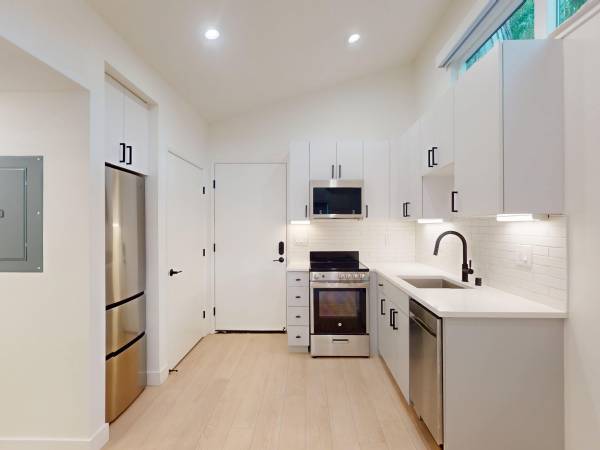 Apartments on Flora Vista Avenue · Santa Clara photo 2