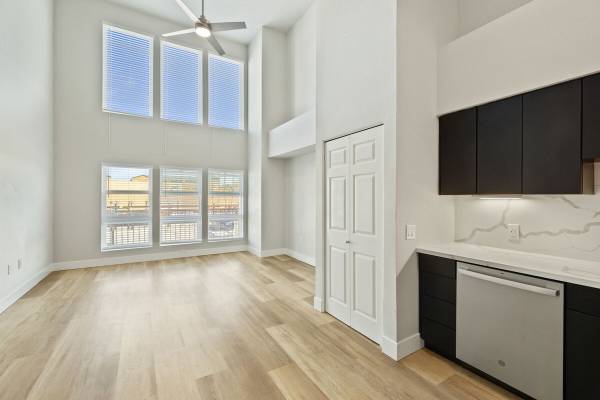Apartments on Andersen Drive · San Rafael photo 4