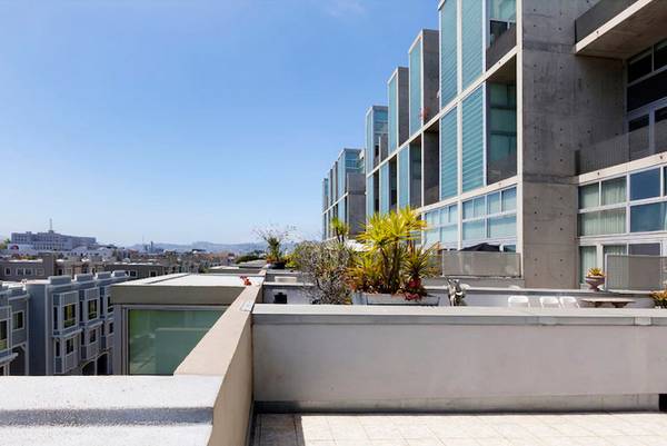 Stunning Mission Dolores apartment with yard/patio photo 3