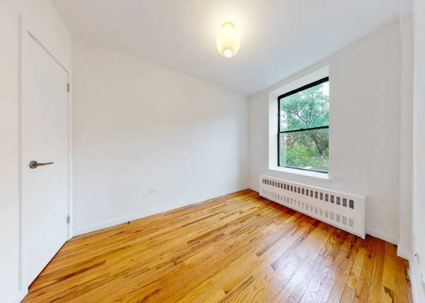 1BR/1BA Apartment on W 116th St · New York photo 4