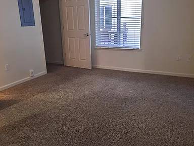 Remodeled 1/1. In-unit W/d! Dishwasher! Roof Deck! Bay Windows! Huge Closets!