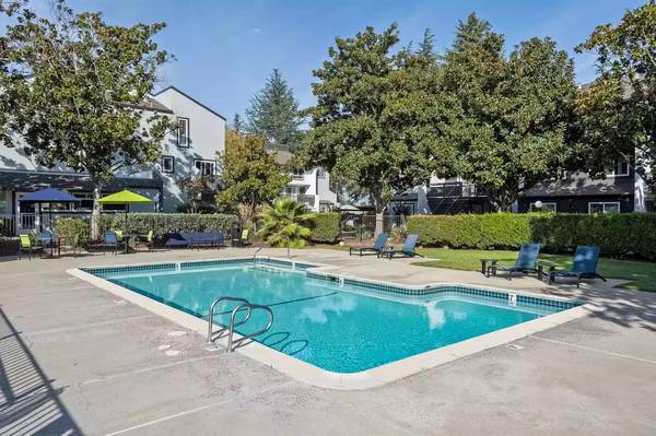 Apartments on Monroe Ave · Fremont photo 5