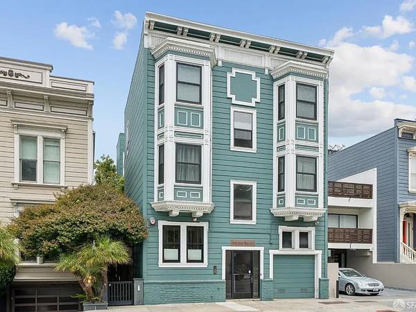 1BR/1BA Apartment on Bay St · San Francisco photo 2