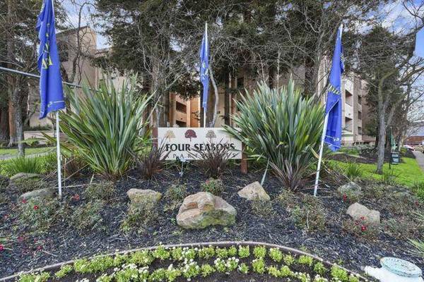 Apartments on Creekside Drive · Walnut Creek photo 5