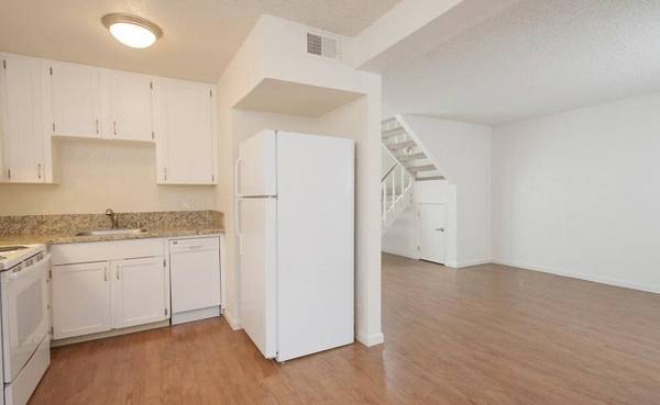 Apartments on Fairfield Ave · Fairfield photo 4
