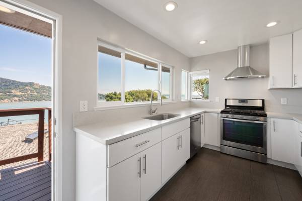 2BR/2BA Single Family House on Centro West · Belvedere Tiburon photo 5