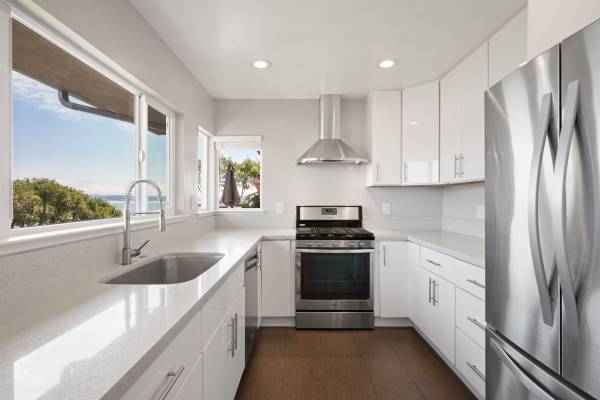 2BR/2BA Single Family House on Centro West · Belvedere Tiburon photo 4