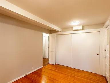 2400 Pacific Avenue Apartments photo 4