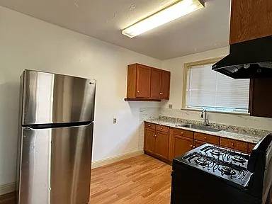 2BR/1BA Single Family House on Woolsey St · Berkeley photo 4