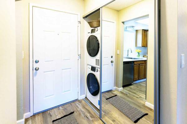 Apartments on Laguna St · Concord photo 3