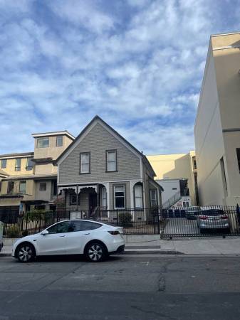 0BR/1BA Apartment on 1/2 Addison Street · Berkeley photo 4