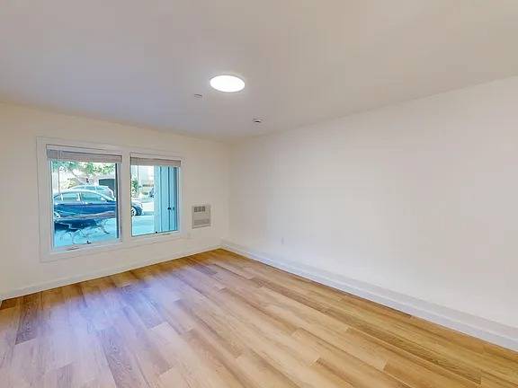 Union Street - Spacious & Bright Top Floor, Corner Unit