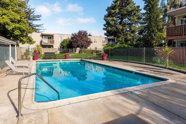 Apartments on Paseo Padre Pkwy · Fremont photo 4