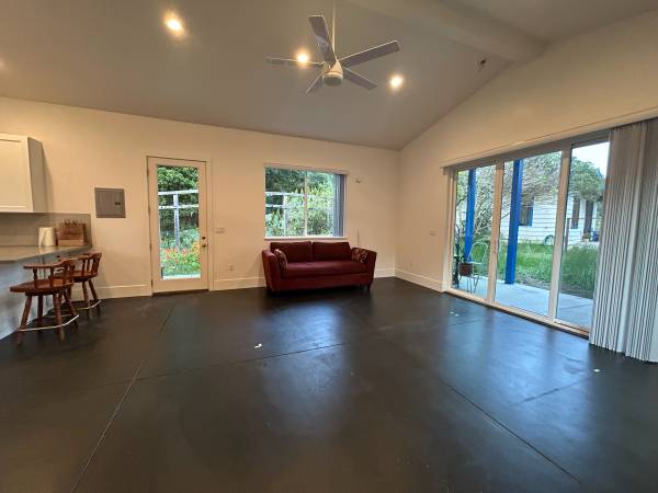 0BR/1BA Apartment · Aptos photo 3