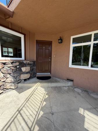 3BR/1BA Apartment on Monroe St · Santa Clara