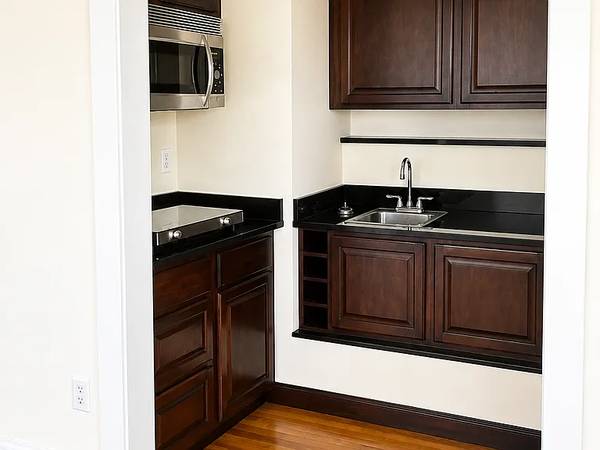1BR/1BA Apartment on Essex St · Berkeley photo 2