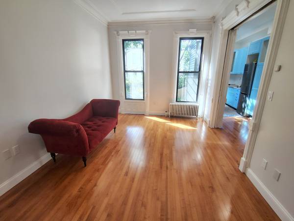 1BR/1BA Apartment on Jefferson Ave · Brooklyn photo 2
