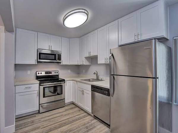 Apartments on Agate · Santa Clara photo 3
