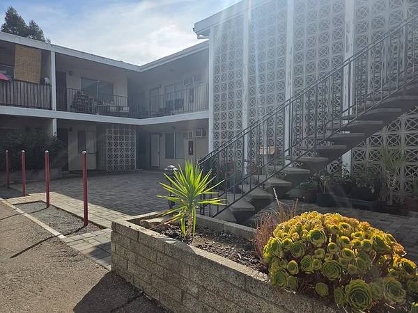 2BR/1BA Condo on Saint John St · Pleasanton photo 5