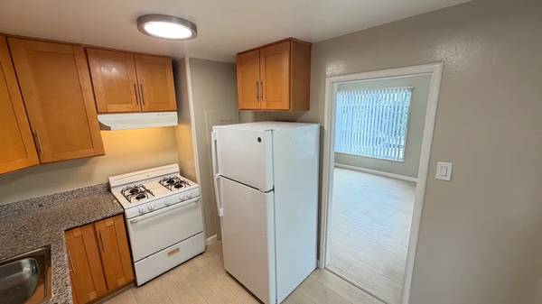 Oakland Manor photo 3