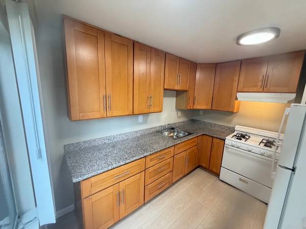 Oakland Manor photo 4