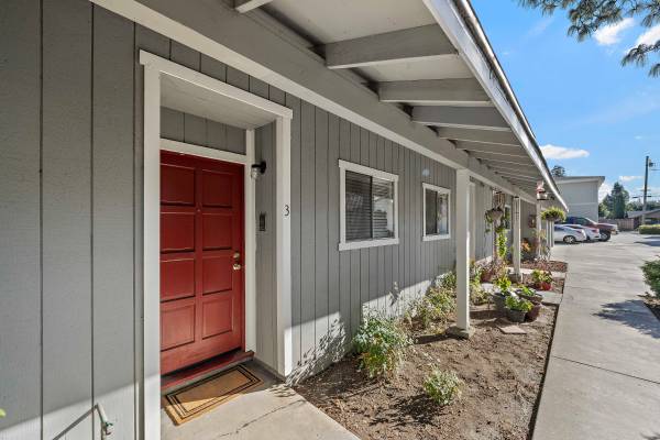 2BR/2BA Townhouse on Smith Ave · Campbell photo 3