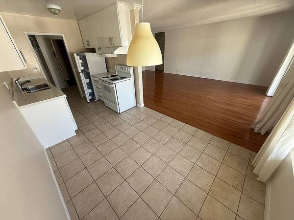 216 Wayne Ave photo 2