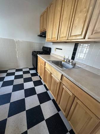 1BR/1BA Apartment on Bay 26th St · Brooklyn photo 3