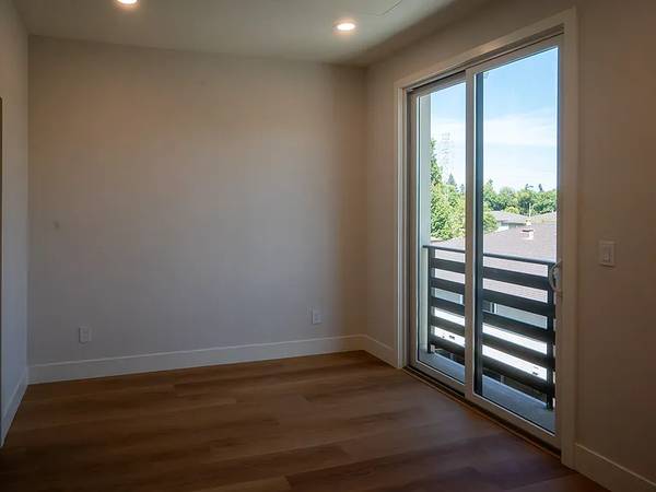 Townhouses on Union Ave · Campbell photo 3