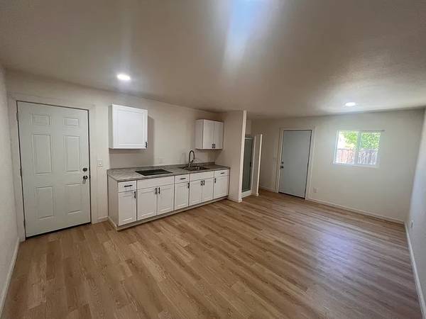 Apartments on Normandy Dr · Campbell photo 3