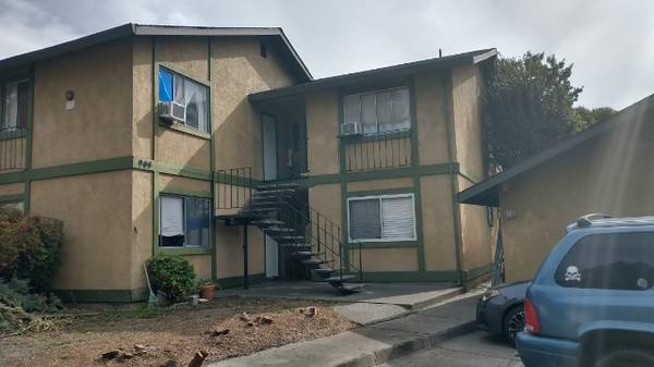 2BR/1BA Duplex on Civic Center Dr. · Rohnert Park photo 2