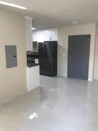 2BR/2BA Apartment on Lester Ave · Oakland photo 4