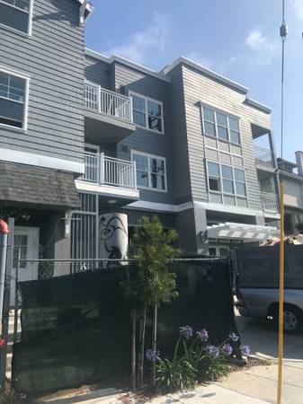 2BR/2BA Apartment on Lester Ave · Oakland