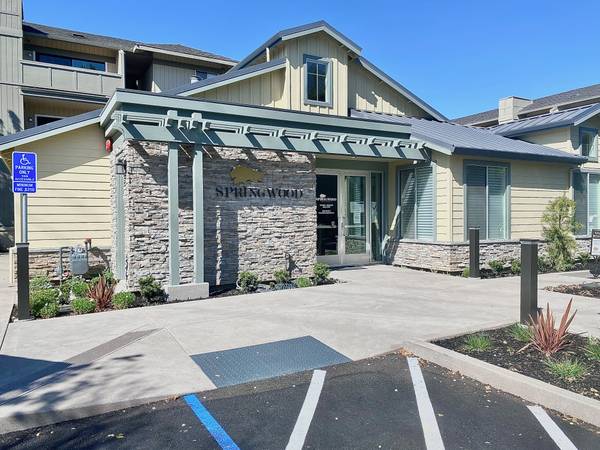Springwood Apartments photo 3