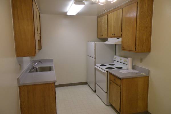 Newport Apartments photo 4