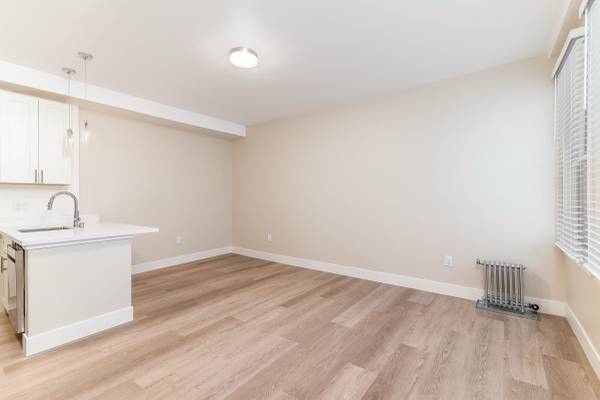 1835 Vallejo photo 2
