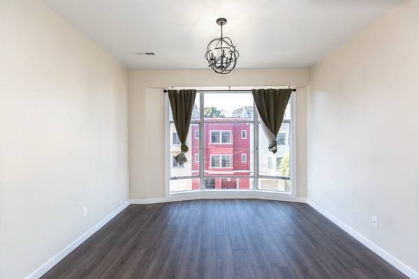 900 Broderick photo 2