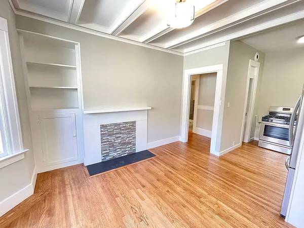 1BR/1BA Single Family House on Washington Street · San Francisco photo 3
