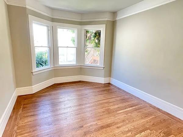1BR/1BA Single Family House on Washington Street · San Francisco photo 4