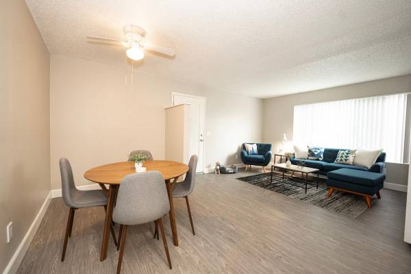 Apartments on 1/2 W K St · Port Costa photo 3