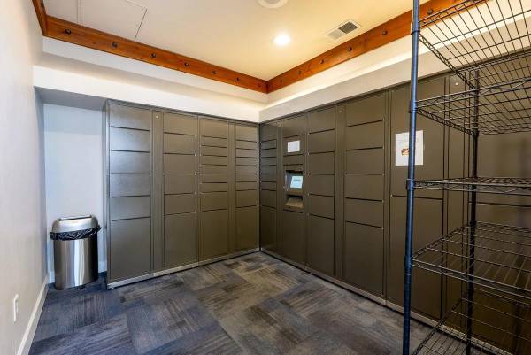 Apartments on Saratoga Ave · San Jose photo 5