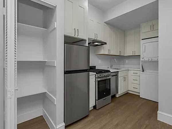 655 Powell photo 4