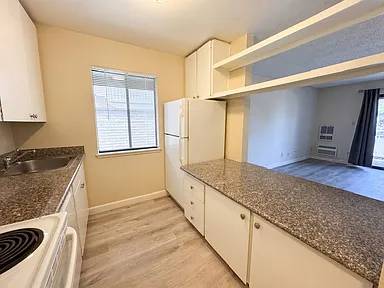 Condos on Kinross Drive · Walnut Creek photo 2