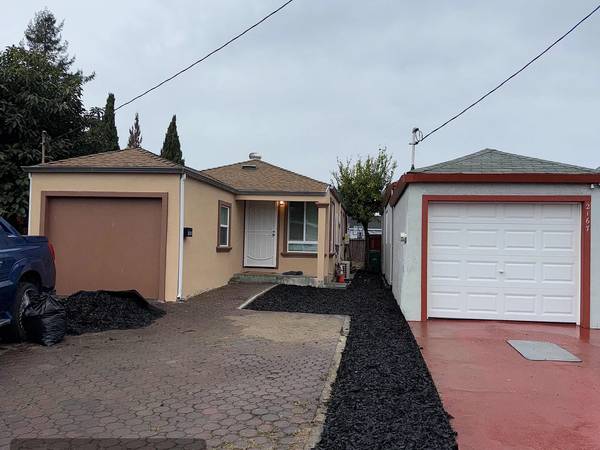 3BR/2BA Single Family House on 104th Ave · Oakland photo 4