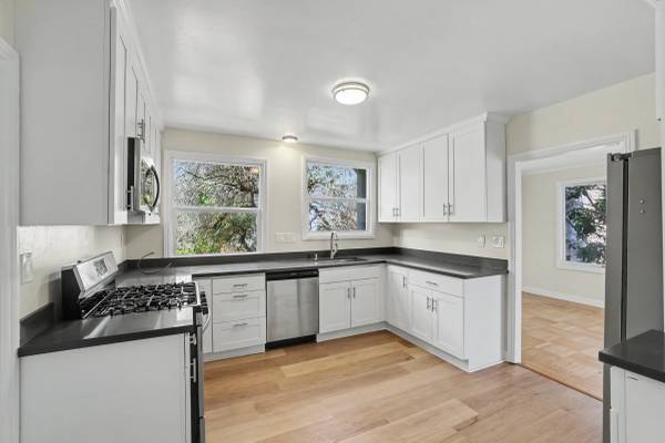 Chestnut Avenue Apartments photo 2